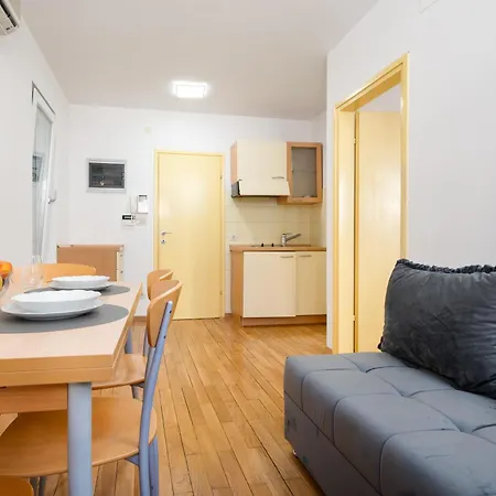Sea Star Beach Apartments Omis Exterior photo