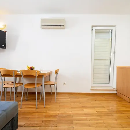 Sea Star Beach Apartments Omis Exterior photo
