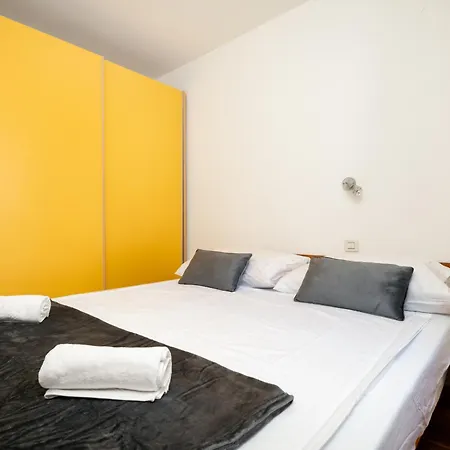Sea Star Beach Apartments Omis Exterior photo